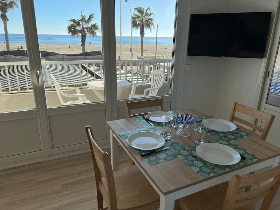Le Carrousel - Apt Vue Mer - Plage A 10 M - Clim - Wifi Canet-en-Roussillon Exterior photo