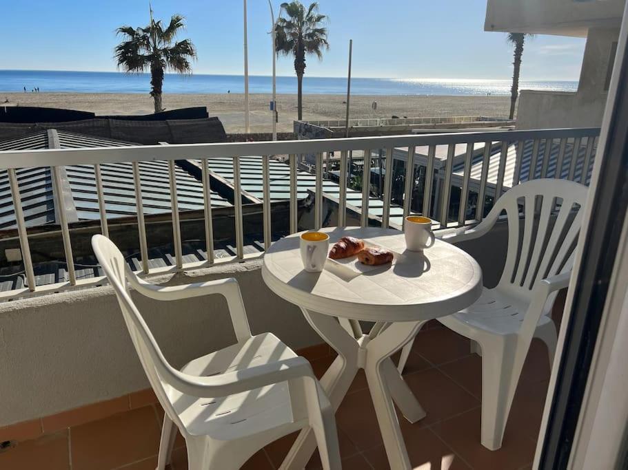 Le Carrousel - Apt Vue Mer - Plage A 10 M - Clim - Wifi Canet-en-Roussillon Exterior photo