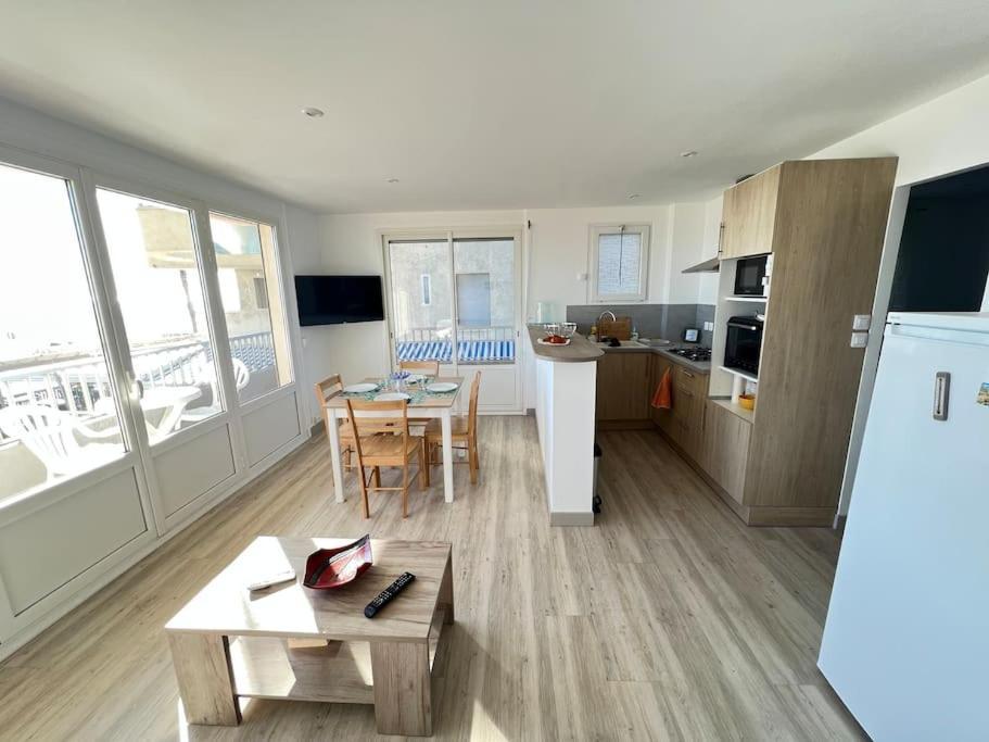 Le Carrousel - Apt Vue Mer - Plage A 10 M - Clim - Wifi Canet-en-Roussillon Exterior photo